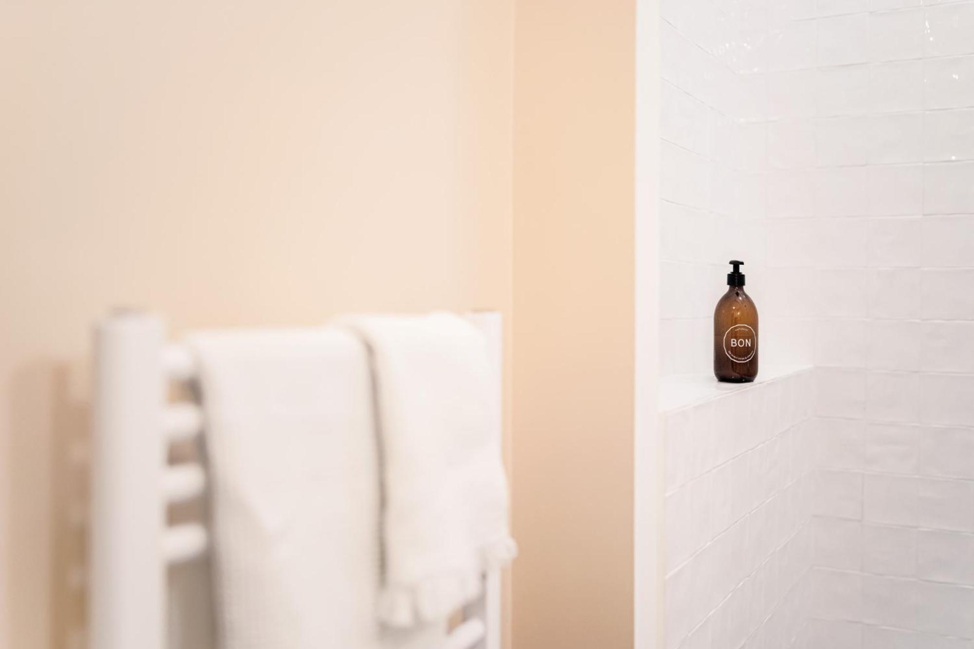 Vertheuil-en-Médoc La Nuit & Le Jour Bed & Breakfast エクステリア 写真